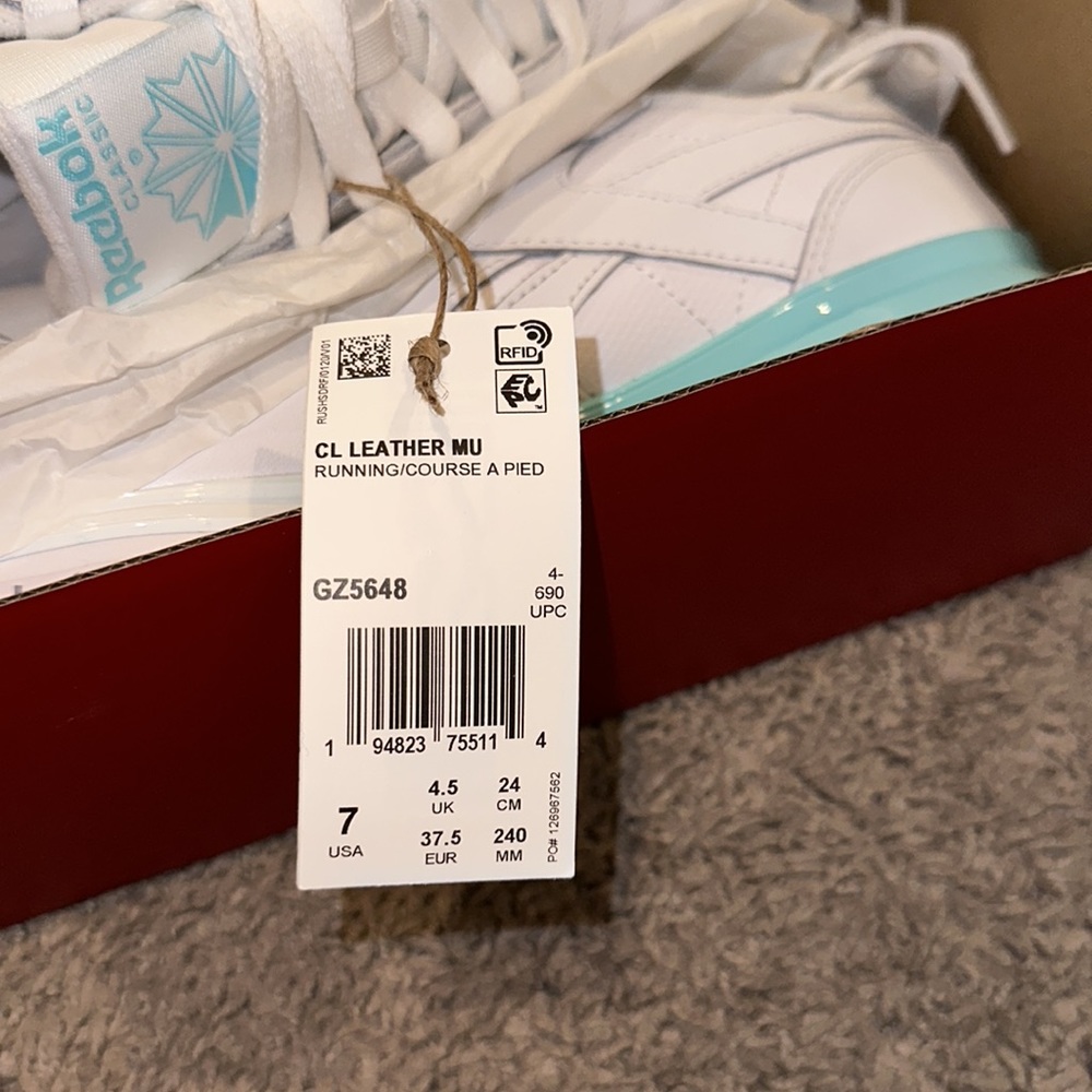 Women’s Reebok - Picture 5 of 5